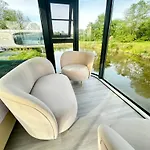 بيت خشبي Palac Wieniawskich - Luksusowe, Caloroczne Glampingowe Nad Jeziorem, Prywatna Balia, Park 10ha غرودزيسك مازوفيتسكي