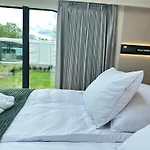 Lodge Palac Wieniawskich - Luksusowe, Caloroczne Glampingowe Nad Jeziorem, Prywatna Balia, Park 10ha Grodzisk Mazowiecki