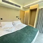 Palac Wieniawskich - Luksusowe, Caloroczne Glampingowe Nad Jeziorem, Prywatna Balia, Park 10ha Lodge Grodzisk Mazowiecki