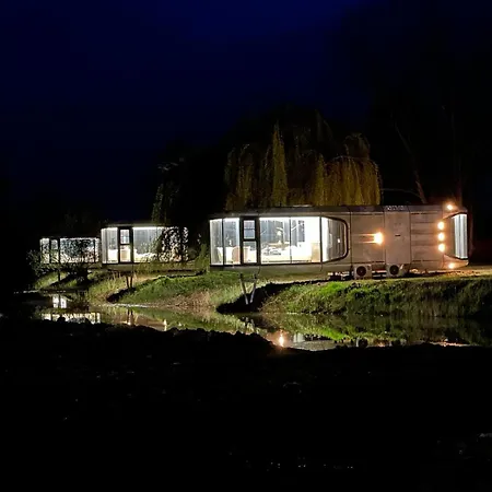 بيت خشبي Palac Wieniawskich - Luksusowe, Caloroczne Glampingowe Nad Jeziorem, Prywatna Balia, Park 10ha غرودزيسك مازوفيتسكي