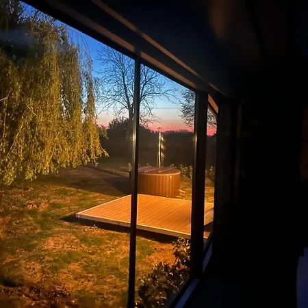 Palac Wieniawskich - Luksusowe, Caloroczne Glampingowe Nad Jeziorem, Prywatna Balia, Park 10ha غرودزيسك مازوفيتسكي