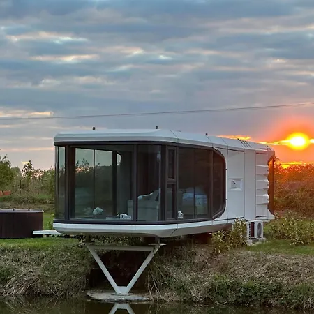 Palac Wieniawskich - Luksusowe, Caloroczne Glampingowe Nad Jeziorem, Prywatna Balia, Park 10ha غرودزيسك مازوفيتسكي