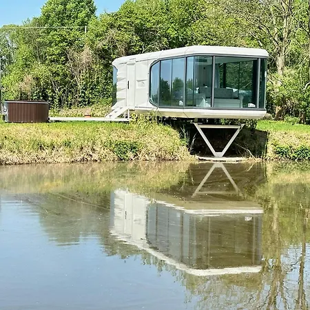 Palac Wieniawskich - Luksusowe, Caloroczne Glampingowe, Prywatna Balia, Park 10ha Lodge *