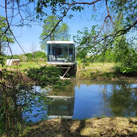 Palac Wieniawskich - Luksusowe, Caloroczne Glampingowe Nad Jeziorem, Prywatna Balia, Park 10ha بيت خشبي