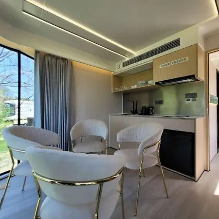 Palac Wieniawskich - Luksusowe, Caloroczne Glampingowe Nad Jeziorem, Prywatna Balia, Park 10ha