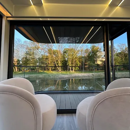 بيت خشبي Palac Wieniawskich - Luksusowe, Caloroczne Glampingowe Nad Jeziorem, Prywatna Balia, Park 10ha غرودزيسك مازوفيتسكي