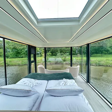 بيت خشبي Palac Wieniawskich - Luksusowe, Caloroczne Glampingowe Nad Jeziorem, Prywatna Balia, Park 10ha *