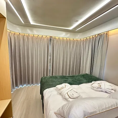 Lodge Palac Wieniawskich - Luksusowe, Caloroczne Glampingowe, Prywatna Balia, Park 10ha