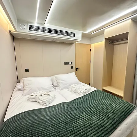 Lodge Palac Wieniawskich - Luksusowe, Caloroczne Glampingowe, Prywatna Balia, Park 10ha *