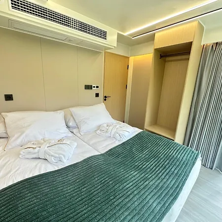 Palac Wieniawskich - Luksusowe, Caloroczne Glampingowe Nad Jeziorem, Prywatna Balia, Park 10ha Lodge Grodzisk Mazowiecki