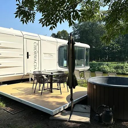 Palac Wieniawskich - Luksusowe, Caloroczne Glampingowe Nad Jeziorem, Prywatna Balia, Park 10ha بيت خشبي *