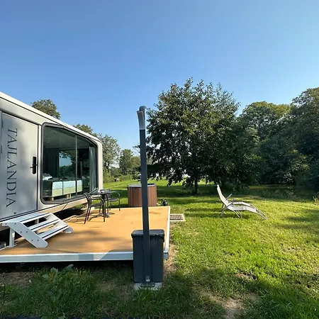 Lodge Palac Wieniawskich - Luksusowe, Caloroczne Glampingowe, Prywatna Balia, Park 10ha Grodzisk Mazowiecki