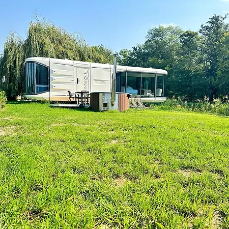 Palac Wieniawskich - Luksusowe, Caloroczne Glampingowe, Prywatna Balia, Park 10ha * Grodzisk Mazowiecki