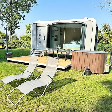 بيت خشبي Palac Wieniawskich - Luksusowe, Caloroczne Glampingowe Nad Jeziorem, Prywatna Balia, Park 10ha غرودزيسك مازوفيتسكي