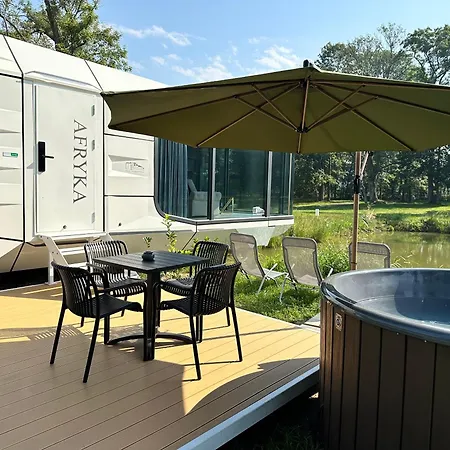 بيت خشبي Palac Wieniawskich - Luksusowe, Caloroczne Glampingowe Nad Jeziorem, Prywatna Balia, Park 10ha