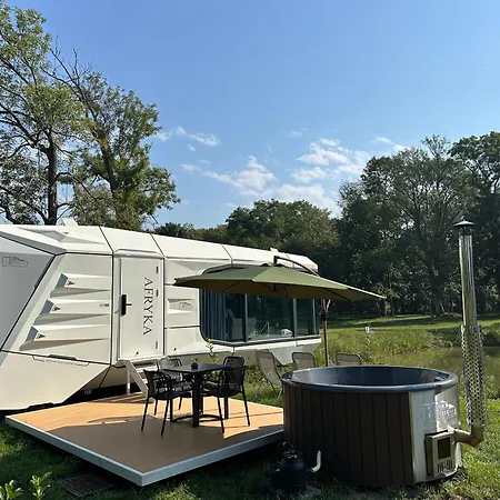 Palac Wieniawskich - Luksusowe, Caloroczne Glampingowe, Prywatna Balia, Park 10ha * Grodzisk Mazowiecki