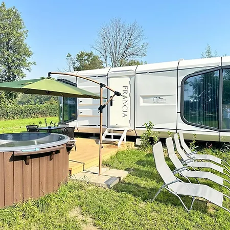 بيت خشبي Palac Wieniawskich - Luksusowe, Caloroczne Glampingowe Nad Jeziorem, Prywatna Balia, Park 10ha