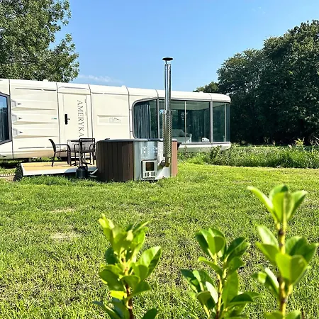 بيت خشبي Palac Wieniawskich - Luksusowe, Caloroczne Glampingowe Nad Jeziorem, Prywatna Balia, Park 10ha *