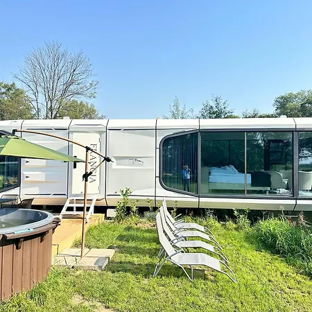 Palac Wieniawskich - Luksusowe, Caloroczne Glampingowe Nad Jeziorem, Prywatna Balia, Park 10ha بيت خشبي *