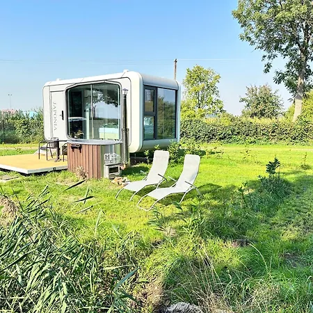 Palac Wieniawskich - Luksusowe, Caloroczne Glampingowe, Prywatna Balia, Park 10ha