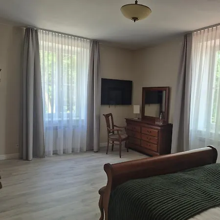 Palac Wieniawskich - Luksusowe, Caloroczne Glampingowe Nad Jeziorem, Prywatna Balia, Park 10ha