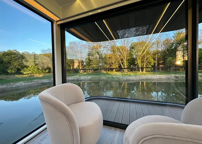 Palac Wieniawskich - Luksusowe, Caloroczne Glampingowe Nad Jeziorem, Prywatna Balia, Park 10ha * Grodzisk Mazowiecki