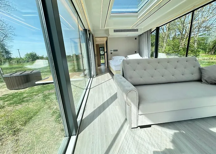 Palac Wieniawskich - Luksusowe, Caloroczne Glampingowe Nad Jeziorem, Prywatna Balia, Park 10ha *