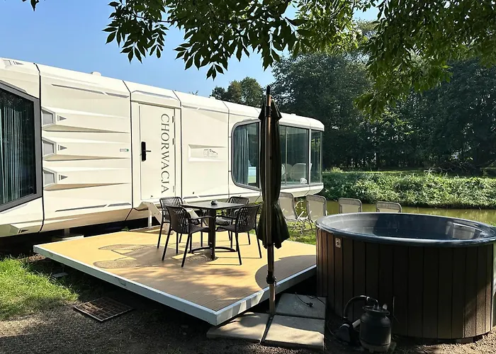 Palac Wieniawskich - Luksusowe, Caloroczne Glampingowe Nad Jeziorem, Prywatna Balia, Park 10ha Lodge *