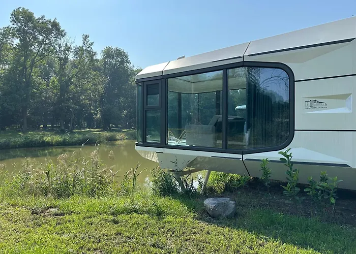 Palac Wieniawskich - Luksusowe, Caloroczne Glampingowe Nad Jeziorem, Prywatna Balia, Park 10ha * Grodzisk Mazowiecki